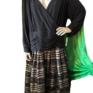 Jessica Howard Black and Tan Lace Midi Skirt